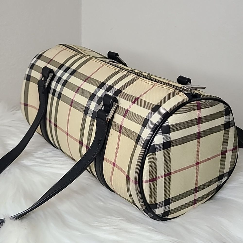 💯 Authentic Burberry  Handbag 🍀 - Picture 12 of 15